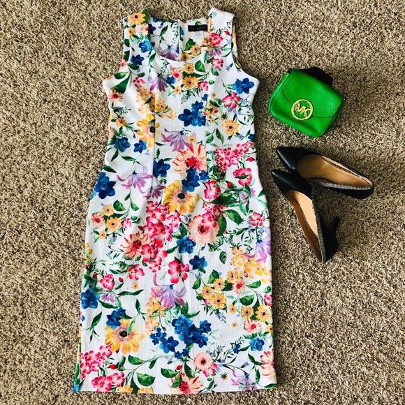 Travel Elements Dresses & Skirts - TRAVEL ELEMENTS WHITE FLOWERY STRETCH SHEATH DRESS